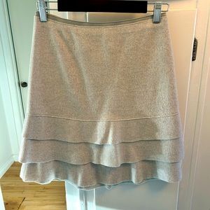 Unique, SZ4 Marc Cain 100% wool skirt